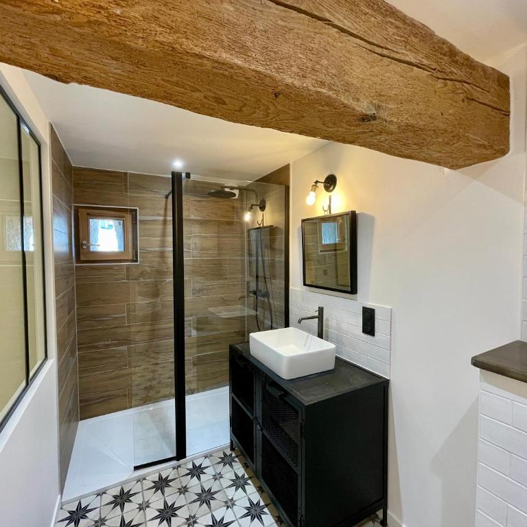 Granier - Authentique 3 pièces au Charme Unique - Appartement 1 Chambre - 19