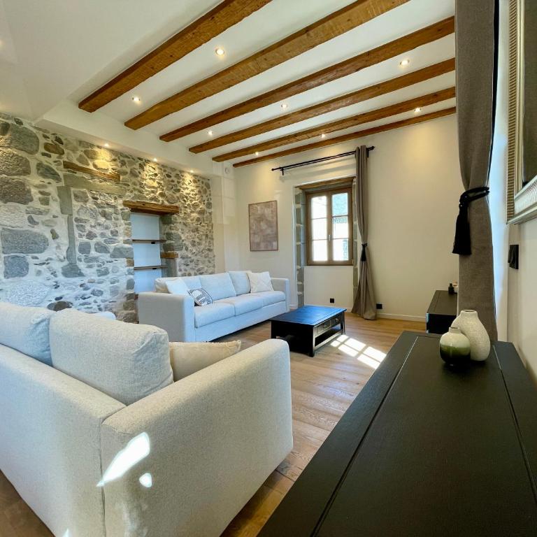 Granier - Authentique 3 pièces au Charme Unique - Appartement 1 Chambre - 20