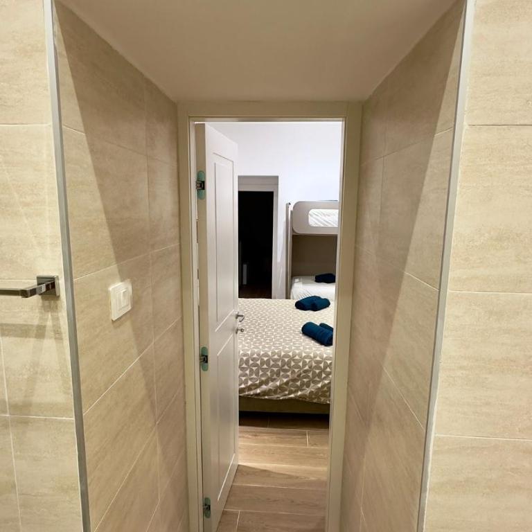 Vicolo Vivo Home - Appartamento con 2 Camere da Letto - 44