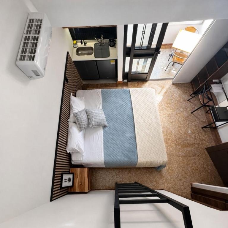 Primavera Lofts - Triple Room with Balcony - 6