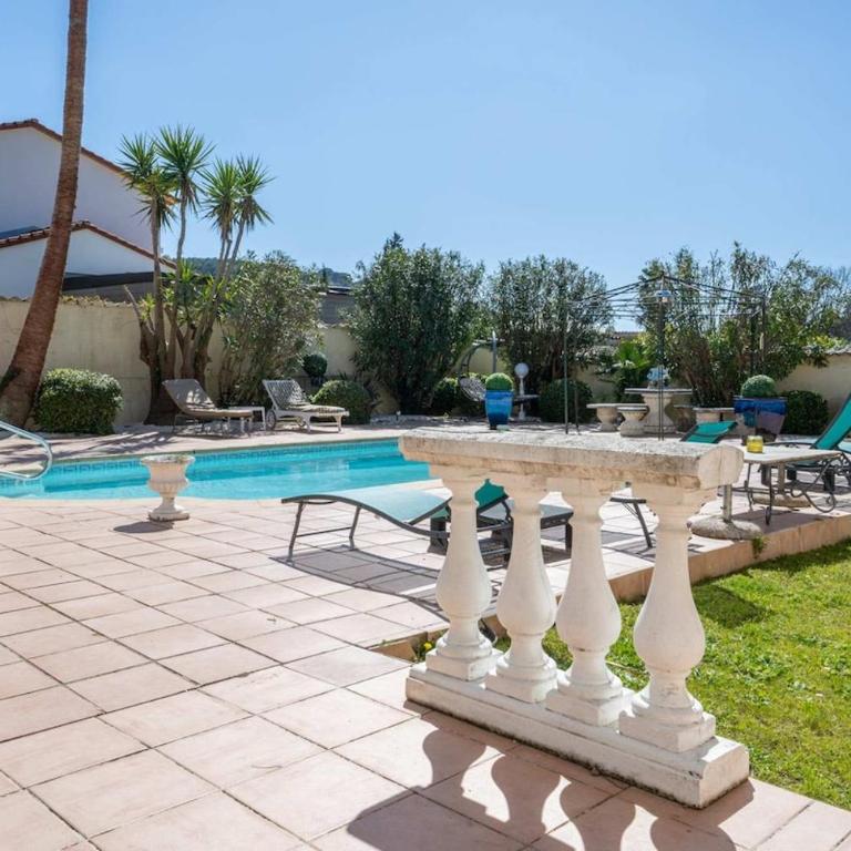 Charming house with pool - Villa - 7