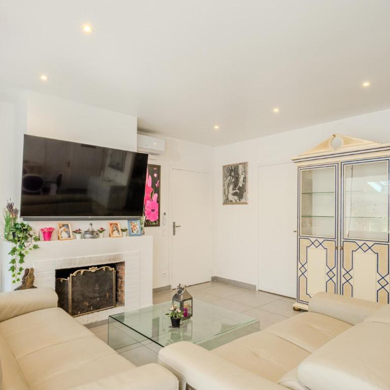 Charming house with pool - Villa - 25