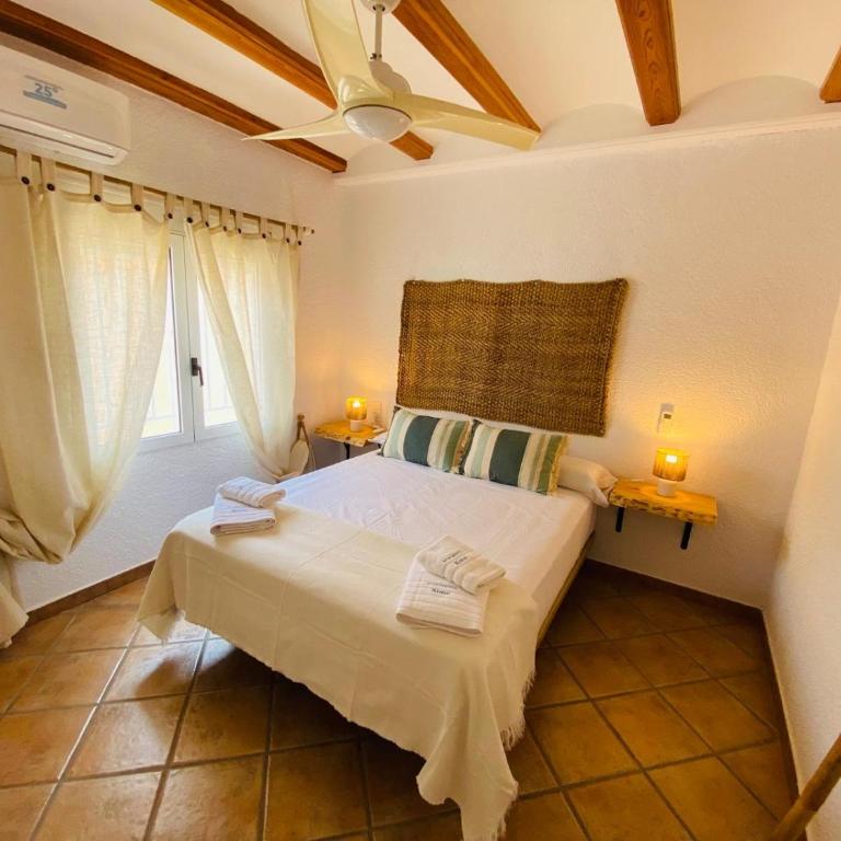 Villa AMANAY a Primera Línea de Playa con Piscina Privada By XimoApartments - Villa - 13
