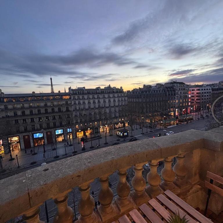 Magnifique Studio Champs Elysees Vue Tour Eiffel et Arc de Triomphe - Appartement 1 Chambre - 13