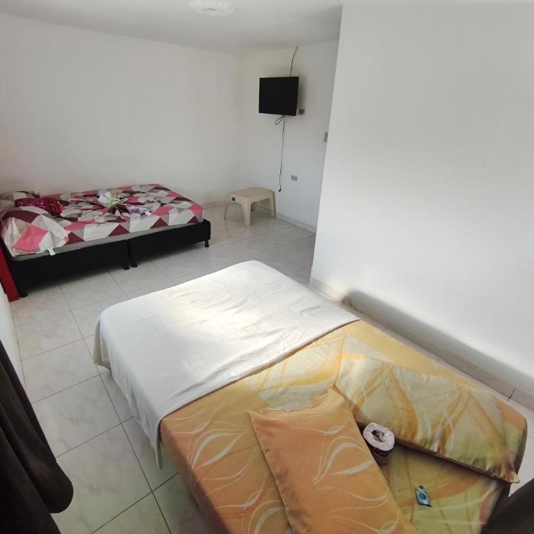 Hotel y restaurante juanchito - Habitación Compartida Mixta - 2