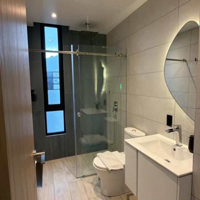 Beautiful Suite View, Wifi, Coworking - Two-Bedroom Apartment - 9