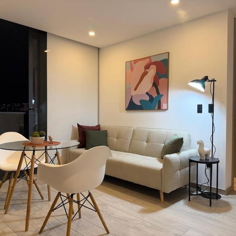 Beautiful Suite View, Wifi, Coworking - Two-Bedroom Apartment - 1