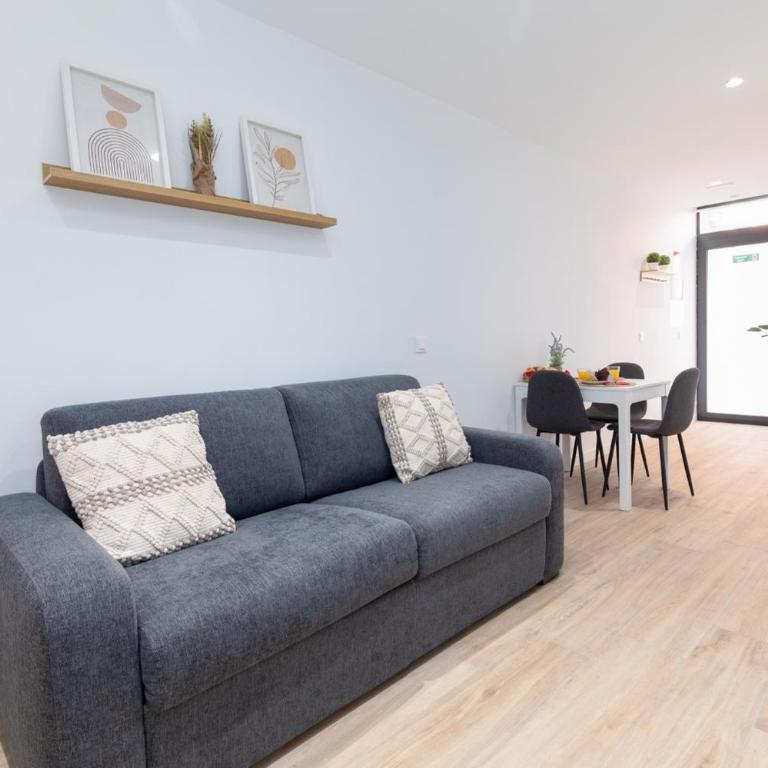 Valencia Marina Apartment near Beach & City of Arts - One-Bedroom Apartment - 11