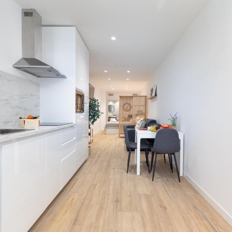 Valencia Marina Apartment near Beach & City of Arts - One-Bedroom Apartment - 22
