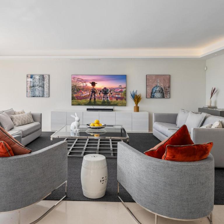 VACATION MARBELLA I Villa Sharma, Sea View Villa, Prime Location, Heated Pool, Sauna, Cine & Entertainment Room, Close to The Beach and Puerto Banus - Villa Superior - 27