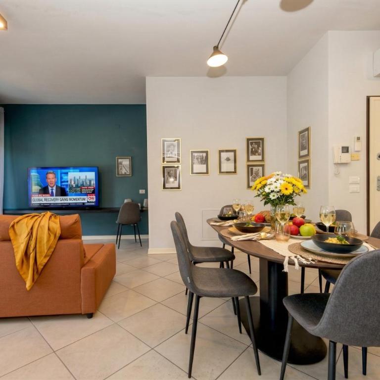 Cocktail Lake Front Family apartment DesenzanoLoft Official Partner Homes & Villas by Marriott Bonvoy - Appartamento con 2 Camere da Letto e Vista Lago - 8