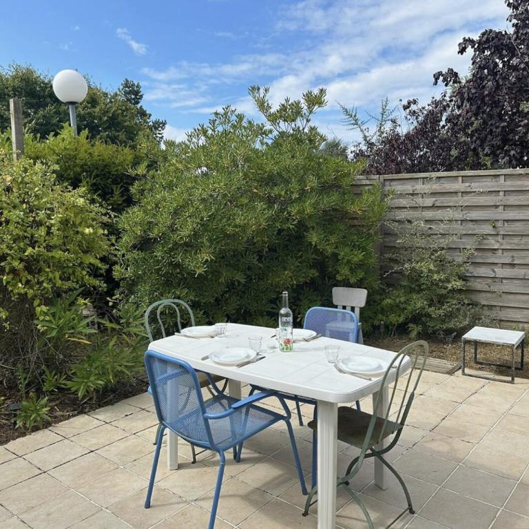 Cottage with Garden 5mn Beach - Maison 2 Chambres - 28