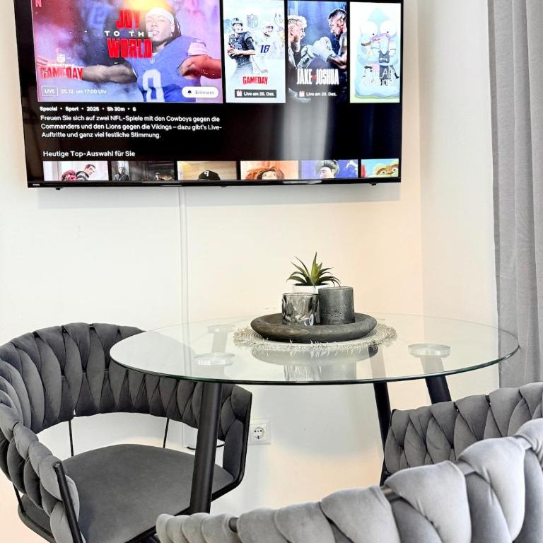 Close to center App with Balcony with haningchair Netflix and Self Check in - Apartment mit 1 Schlafzimmer - 2