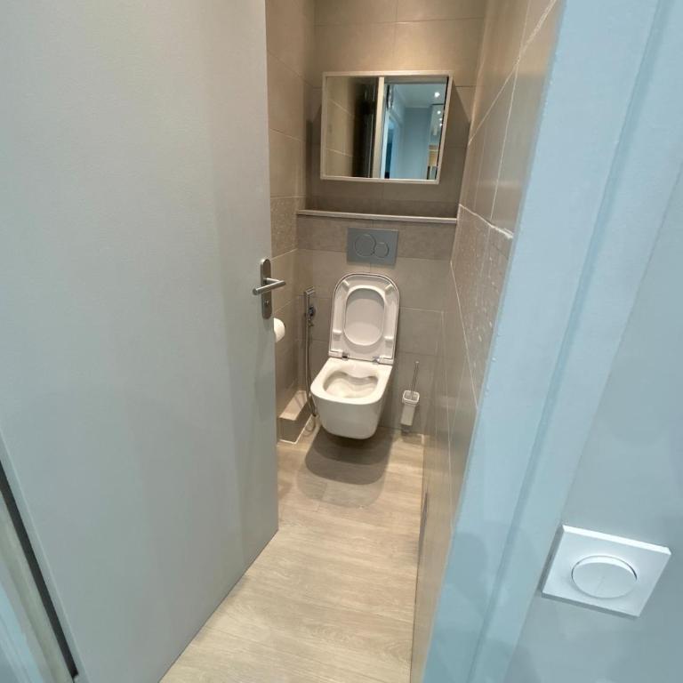 2 Bedrooms, Secure residence, Parking! - Appartement 2 Chambres - 22