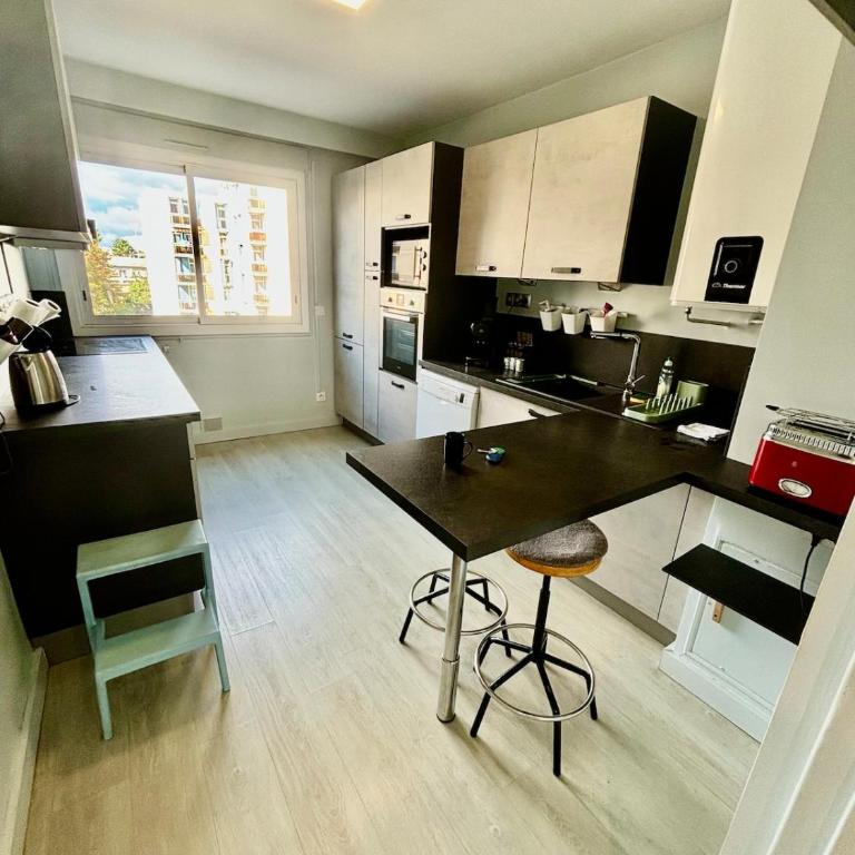 2 Bedrooms, Secure residence, Parking! - Appartement 2 Chambres - 23