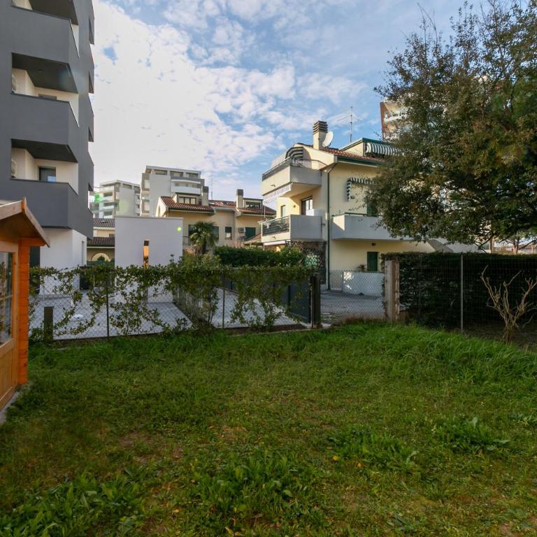 Condominio La Villa - Appartamento con 2 Camere da Letto e Vista Giardino - 24