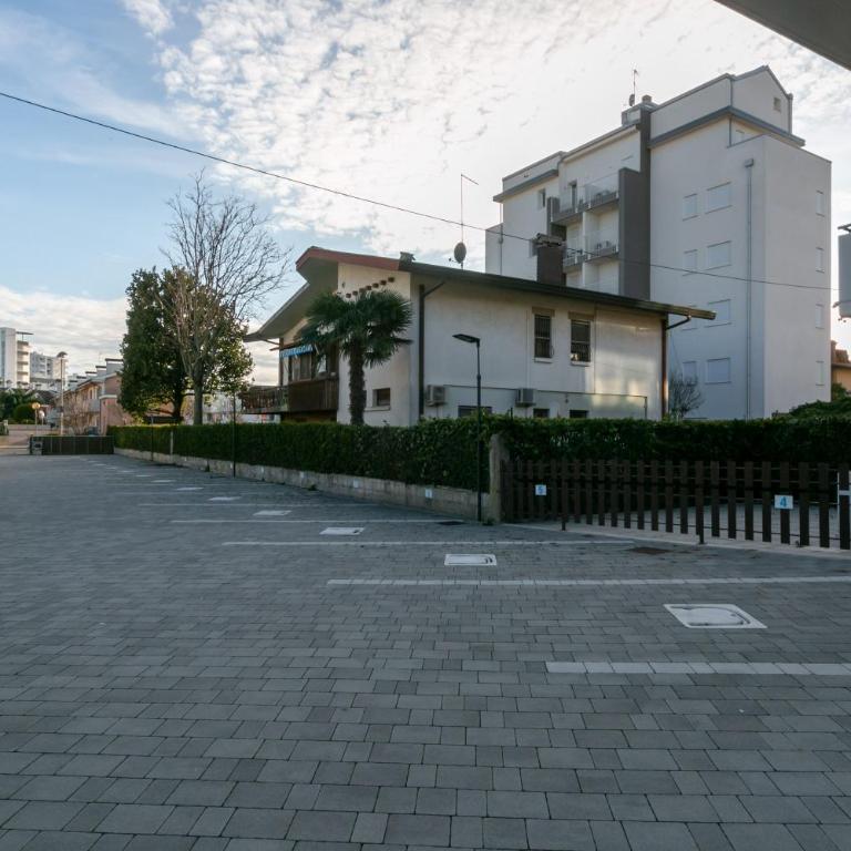 Condominio La Villa - Appartamento con 2 Camere da Letto e Vista Giardino - 31