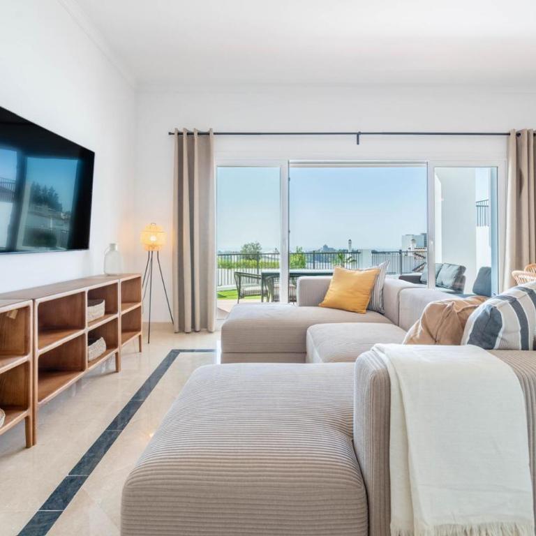 Bella Vista Benahavis - Apartamento de 3 dormitorios con vistas al mar - 1