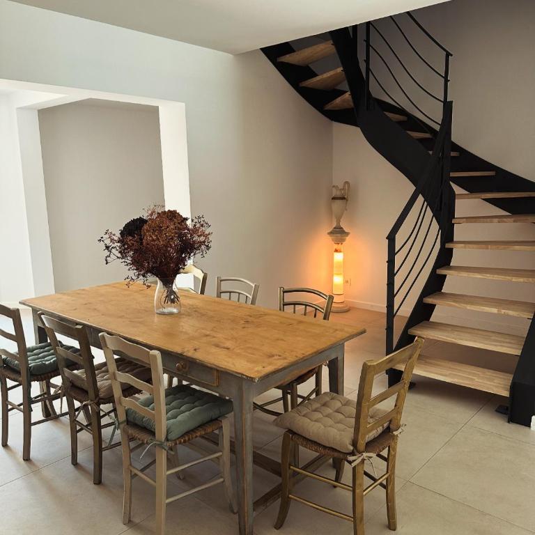 Maison de charme 12 personnes avec 3 suites indépendantes au Mas Conte à Canet en Roussillon - Three-Bedroom Vacation Home - 10