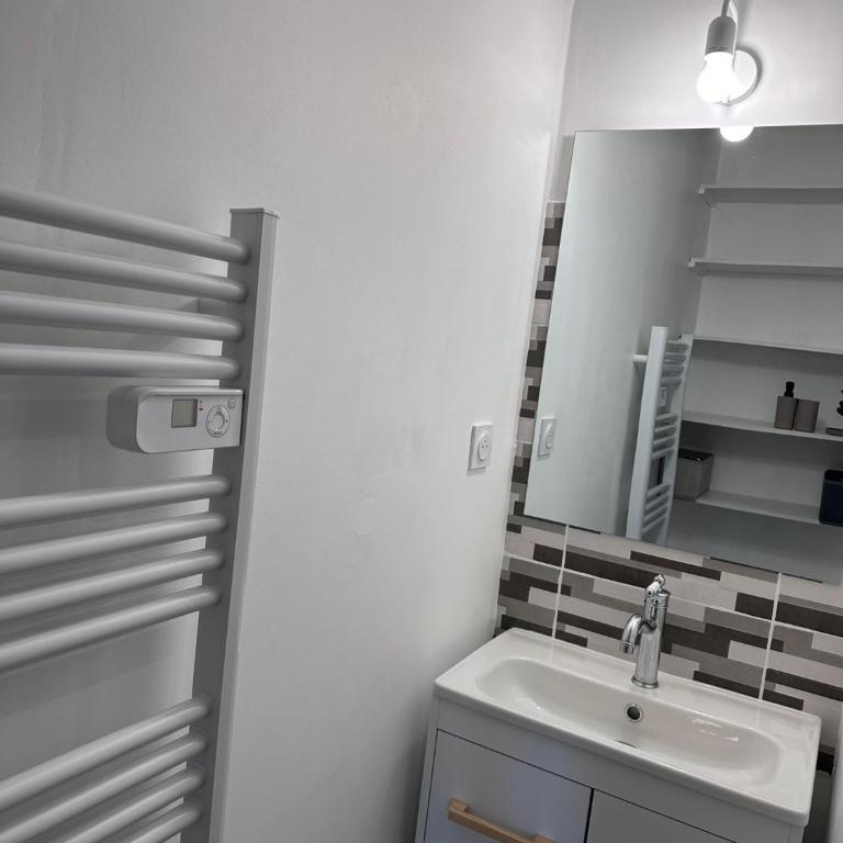 Bienvenue chez Mia Elikya et Junior - Apartamento de 1 dormitorio con vistas - 5