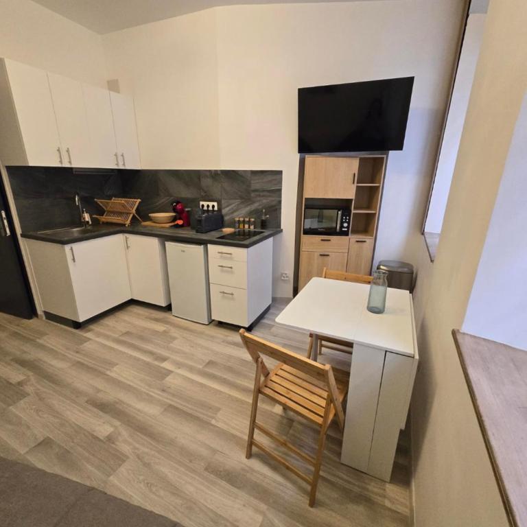 Studio Vacances super équipé - Appartement 1 Chambre - 3