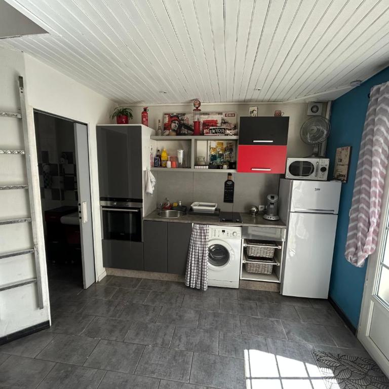 Beautiful studio with courtyard, parking and optional spa 30e per day - Appartement 1 Chambre - 3