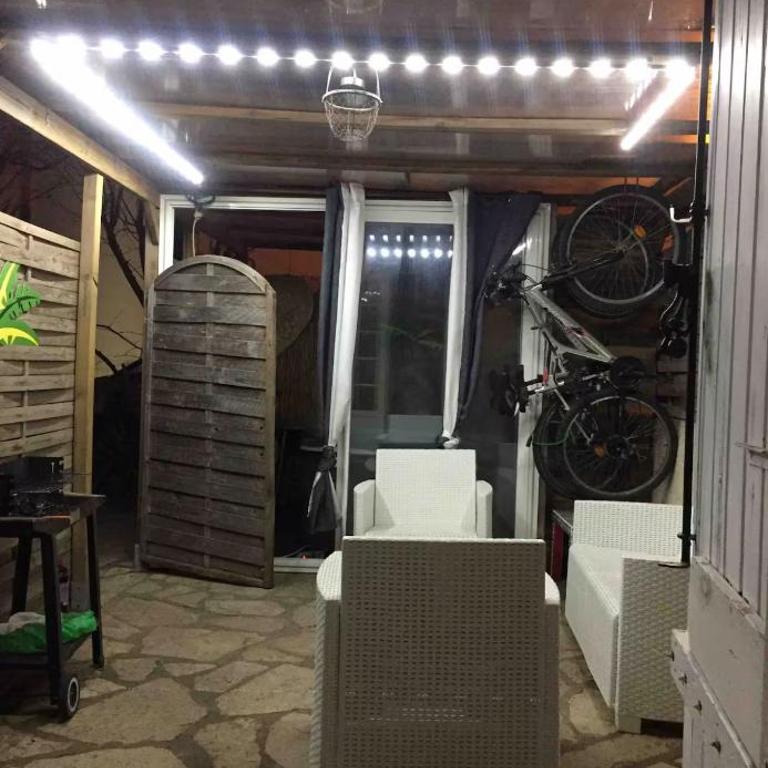 Beautiful studio with courtyard, parking and optional spa 30e per day - Appartement 1 Chambre - 11