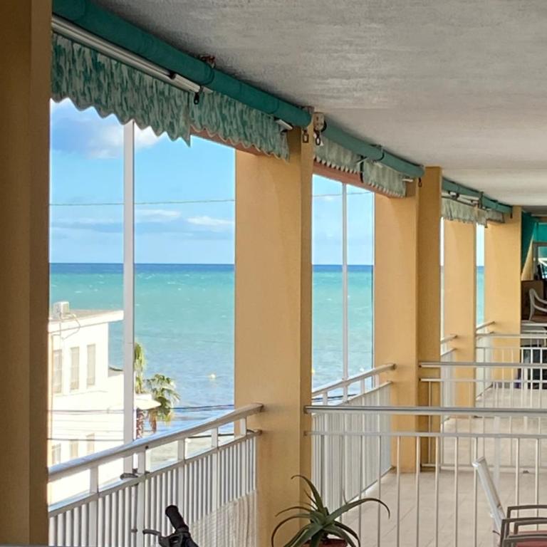 Vivienda Santa Pola a 50 m del mar - Apartamento de 2 dormitorios con terraza - 3