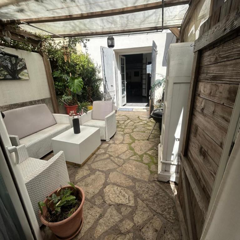 Studio sur agde, avec cour, parking et spa en option à 30e par jour - Appartement 1 Chambre - 2