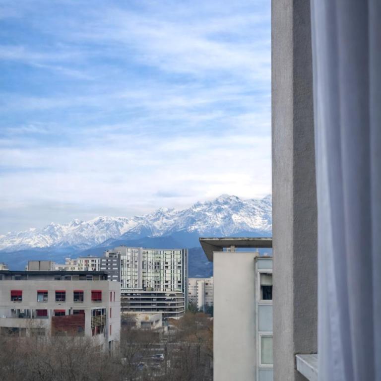 Cozy and quiet studio near Grenoble city center - Studio - Vue sur Montagne - 2