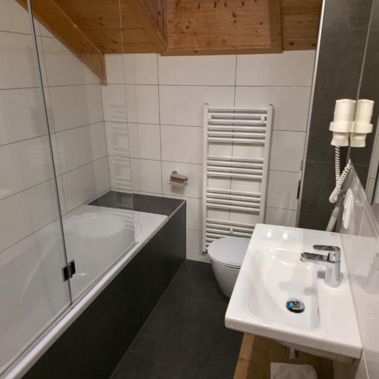 Chalet & Spa with Sauna near Nassfeld - Summer Nassfeldcard included - Chalet mit 2 Schlafzimmern - 12