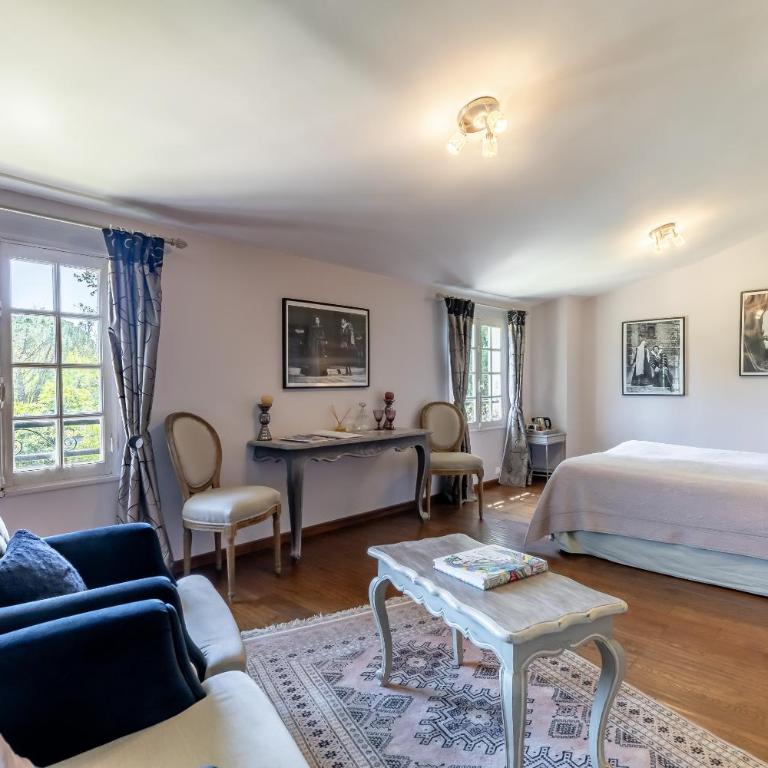 Domaine de Rhodes - 5 Chambres et 7 locations de vacances - Chambre Deluxe Double ou Lits Jumeaux - 5