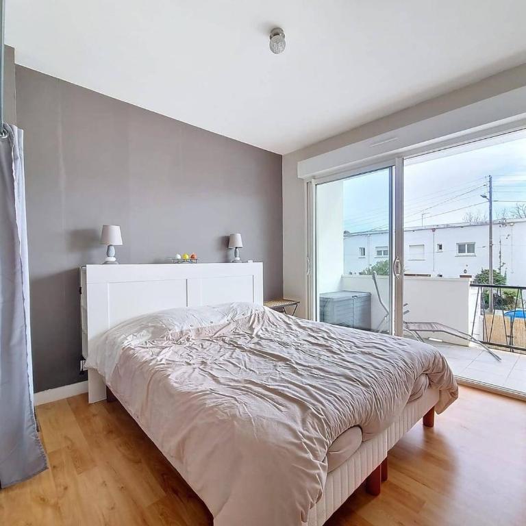 Royan Centre T3 Lumineux 4 Pers à 400m de la Mer - FR-1-738-53 - Apartment - 6