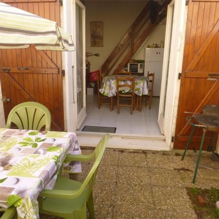 Villa T2 avec mezzanine, terrasse, parking privé, proche commerces et plage, calme, 6 couchages - FR-1-81-91 - Villa - 12