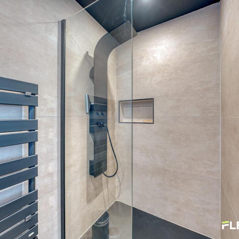 Elegant 2-Bedroom Apartment with 2 Bathrooms Rue des Vignoles - Appartamento - 11