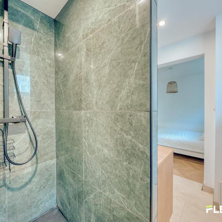 Elegant 2-Bedroom Apartment with 2 Bathrooms Rue des Vignoles - Appartamento - 15