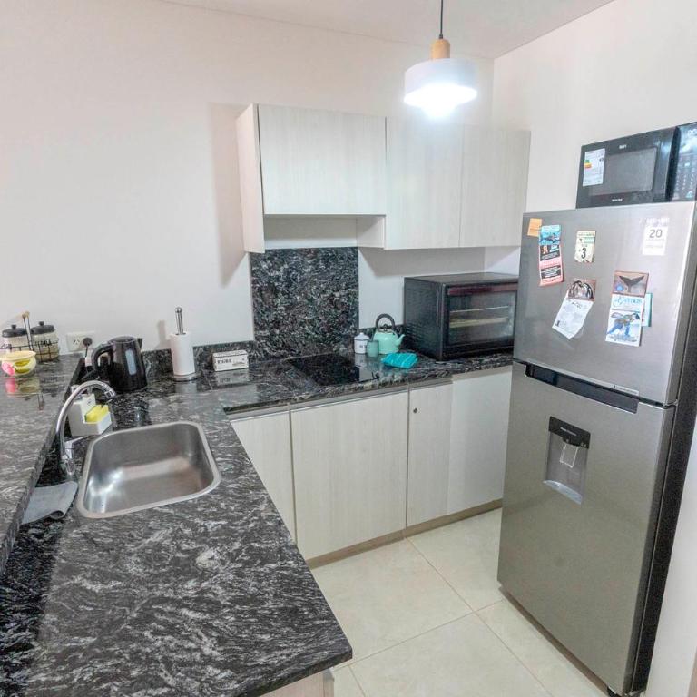 Amplio y luminoso estudio con balcón y parrilla en el centro - Apartamento de 1 dormitorio - 12