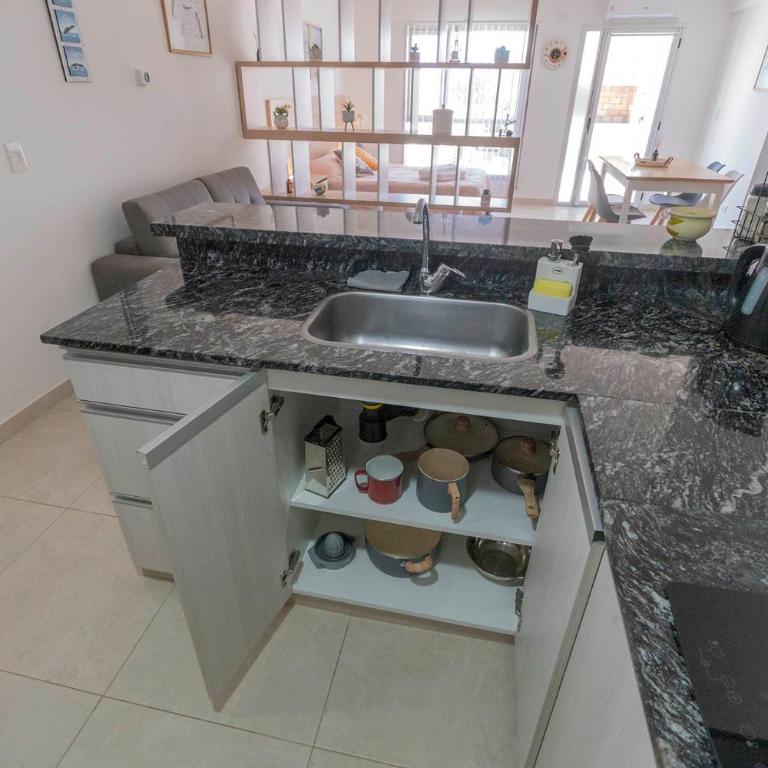 Amplio y luminoso estudio con balcón y parrilla en el centro - Apartamento de 1 dormitorio - 19