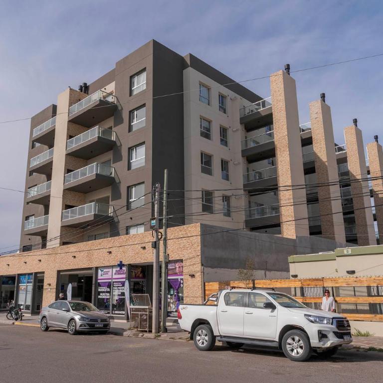 Amplio y luminoso estudio con balcón y parrilla en el centro - Apartamento de 1 dormitorio - 32