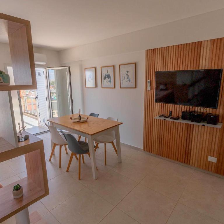 Amplio y luminoso estudio con balcón y parrilla en el centro - Apartamento de 1 dormitorio - 37