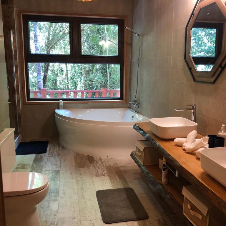 House of the Enchanted Forest - Three-Bedroom House - 9