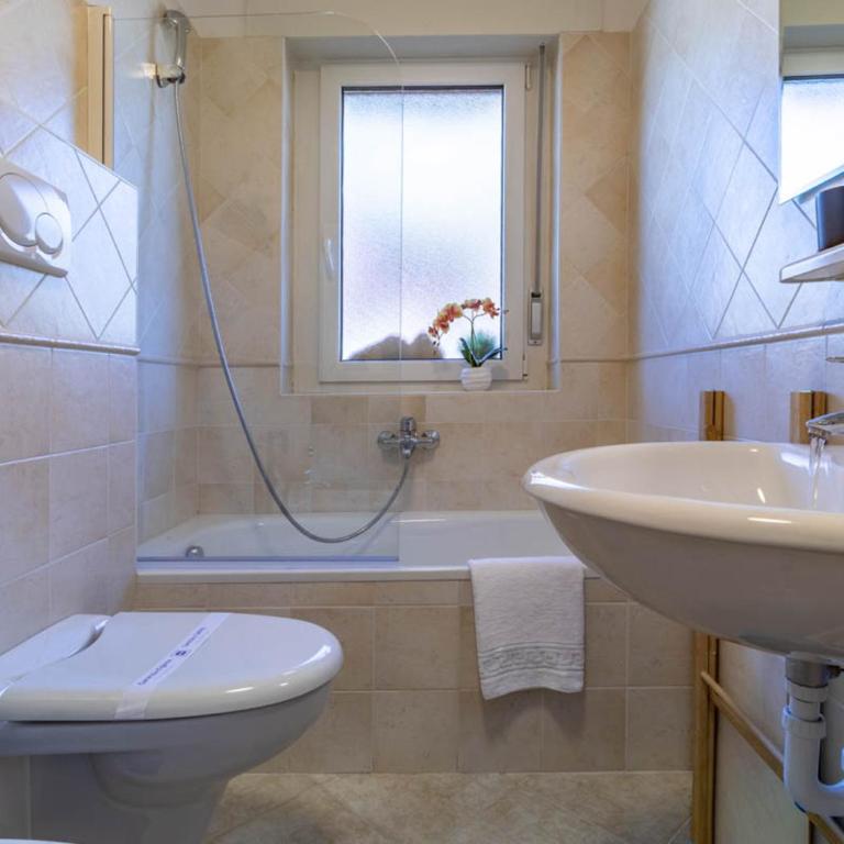 COSTALUNGAHOUSE TrekkingBikeSki selfcheck-in apartment - Appartamento con 1 Camera da Letto - 68