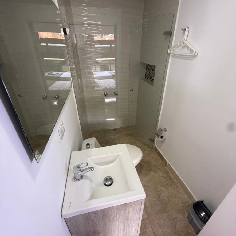 Apartaestudio grupal privado dentro de hotel - Habitación Triple Clásica - 1