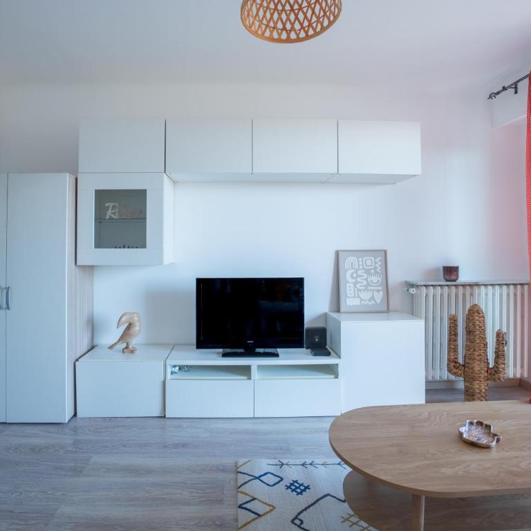 Studio Vue Mer - Terrasse Privée - Piscine - Entre Nice et Cannes - Apartment mit 1 Schlafzimmer - 4