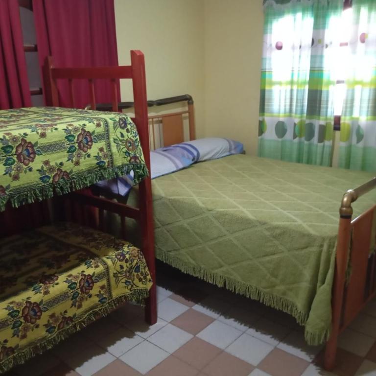 Hostal Mechita Mamani - Family Room with Private Bathroom - 1
