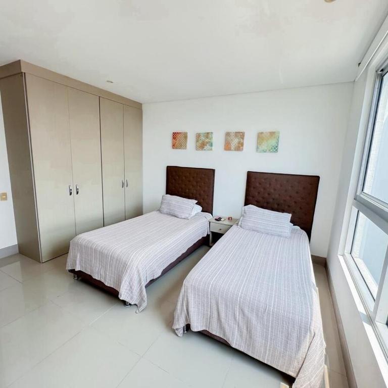 Luxury Ocean View Palmetto Beach Floor 24 2BR - Two-Bedroom Apartment - 20
