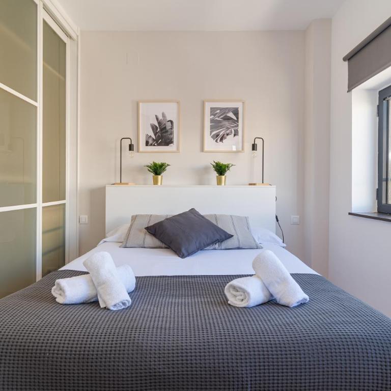 Cheerful Olympic Village Beach Apartment - Two-Bedroom Apartment - 5