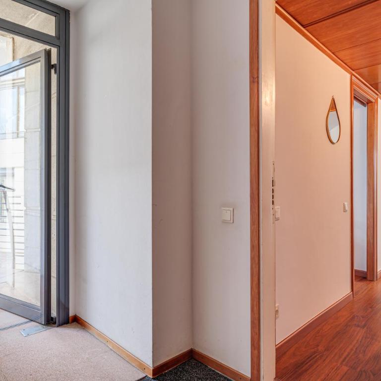 Cheerful Olympic Village Beach Apartment - Two-Bedroom Apartment - 18