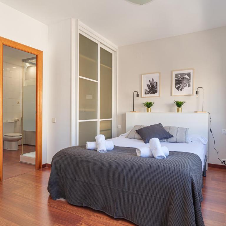 Cheerful Olympic Village Beach Apartment - Two-Bedroom Apartment - 6