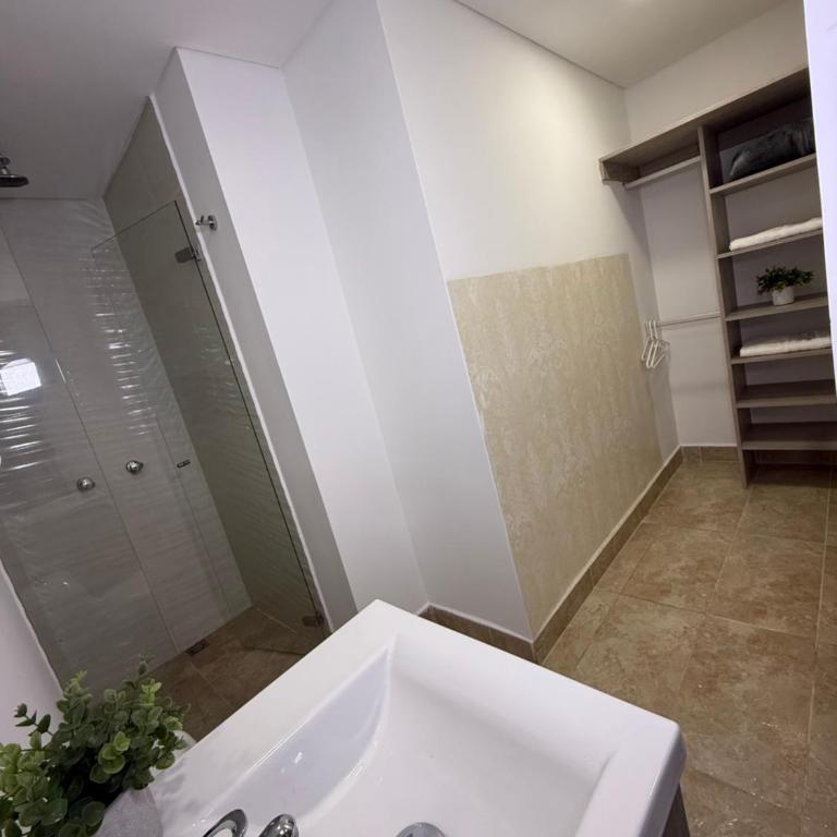 Apartaestudio grupal privado dentro de hotel - Habitación Doble Grande - 3
